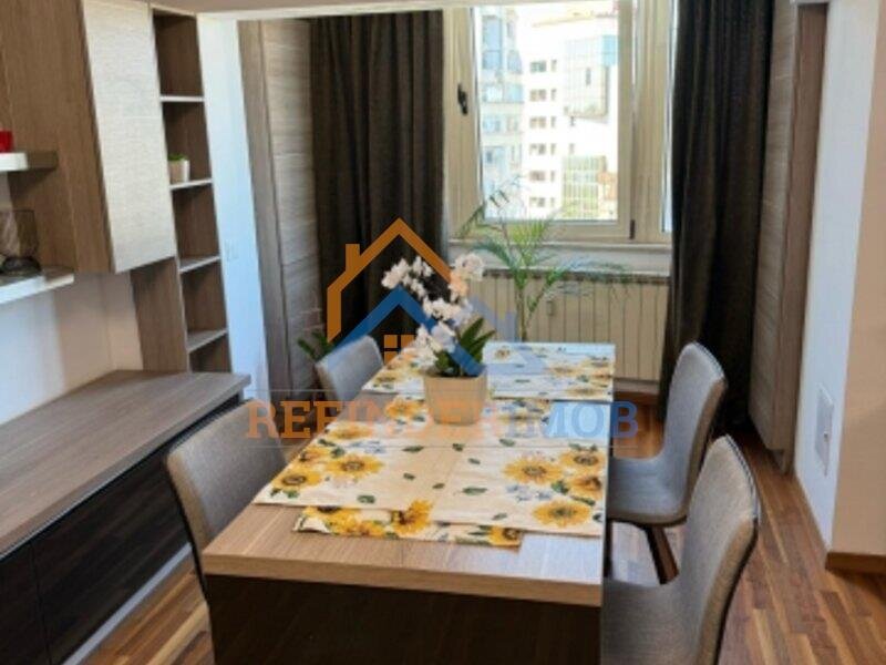 Unirii Apartament 2 camere 77 mp utili 2 bai ideal investitie sau locuit